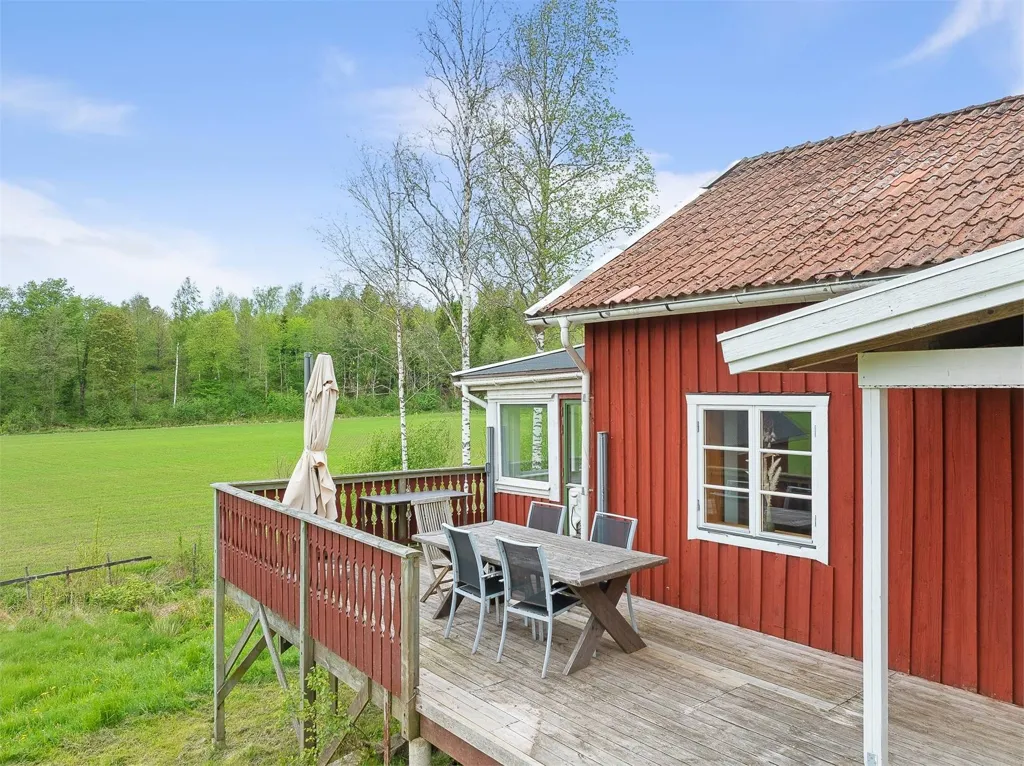 Terrasse - Charming Cottage with Garden in Brattön