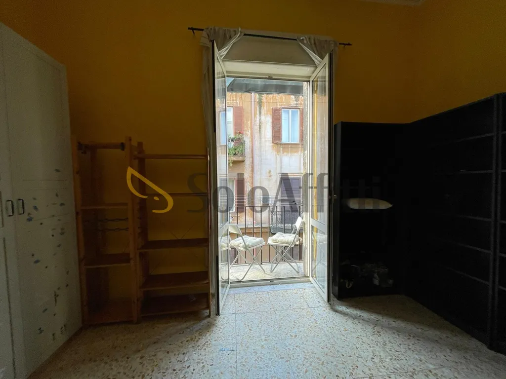 Pièces - Retrofitted 3-Bedroom Flat in Piazza Borsa, Naples