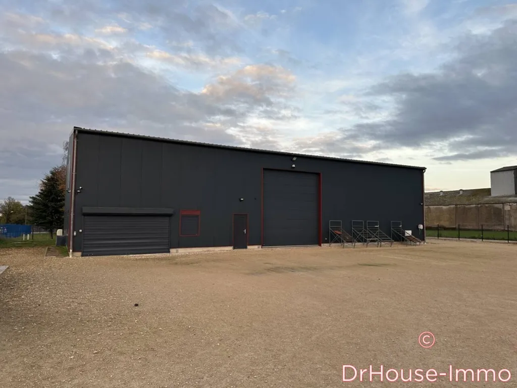 Välivaade - Commercial Space with Large Warehouse in Château-Landon