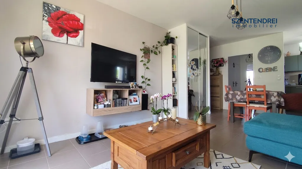 Séjour - Appartement 3 Pièces avec Jardins à Lunel Nord