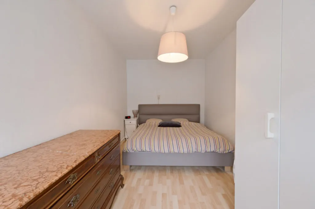 Chambres - Maison Rénovée à Deux Niveaux au Centre de Tervuren