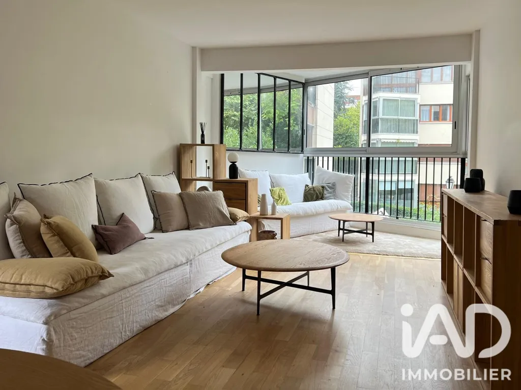 Séjour - Appartement 2 Pièces avec Piscine à Le Chesnay
