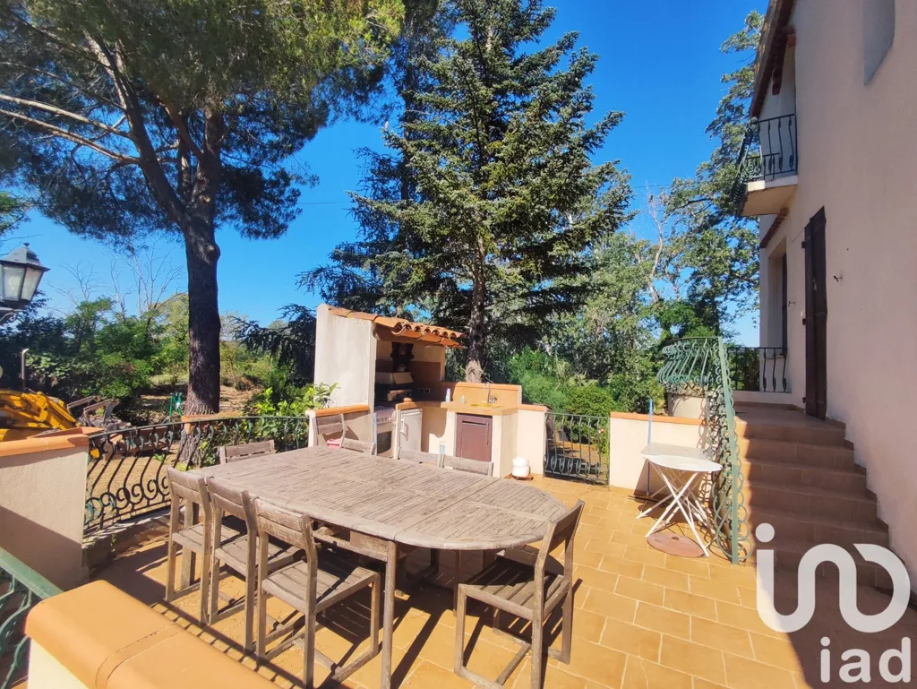Terrasse - Demeure de Charme au Bord de l'Eau à Tressan