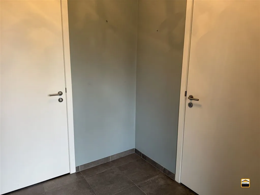 Esik - Assistive Flat with Garden in Borgloon