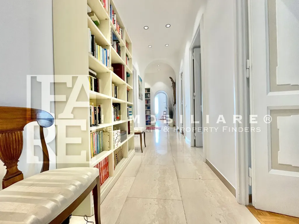 Esik - Renovated Apartment with Private Courtyard in Parioli