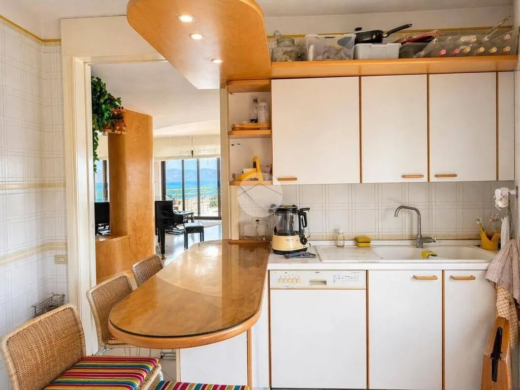 Köök - Luxury Penthouse with Sea View in Gaeta