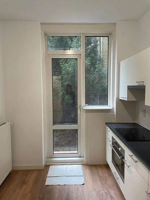 Cuisine - Transformed Apartment with Garden in Rotterdam