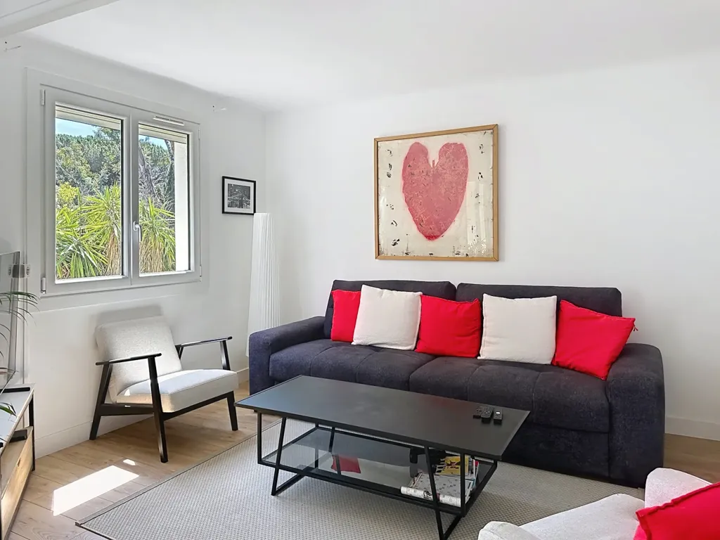 Séjour - Appartement 4 Pièces avec Vue Mer à Cannes
