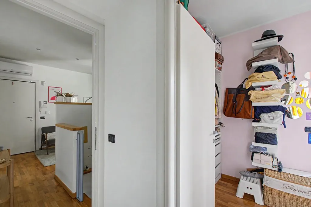 Stanze - Three-bedroom Apartment with Terrace in Parma