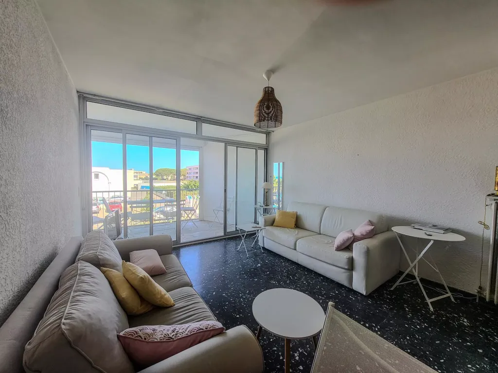 Elutuba - Duplex Apartment with Sea View in Boucanet