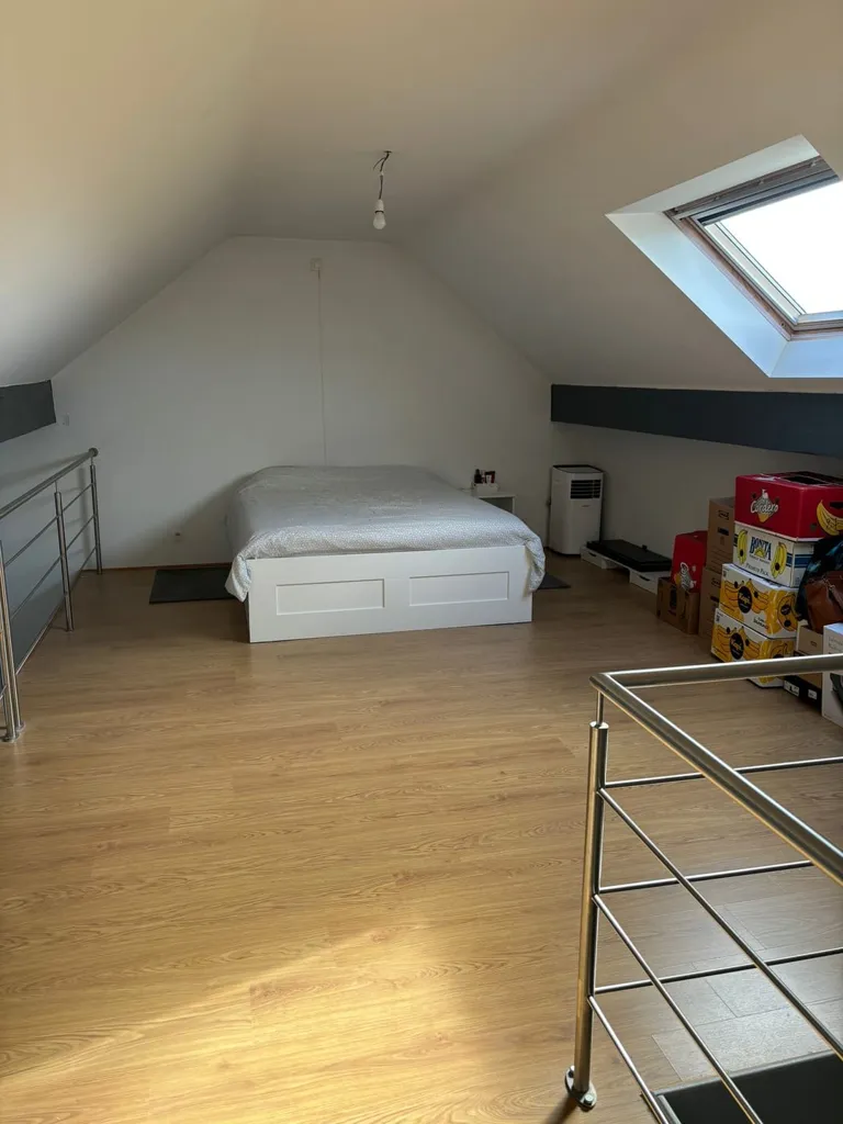 Chambres - Appartement Duplex avec Jardin Commun à Proximité de Mons