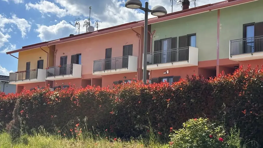 Välivaade - Twin-Storey Apartment with Balcony in Avezzano