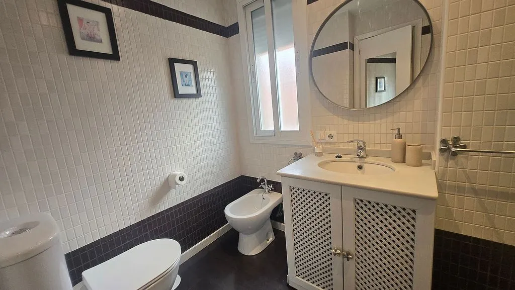 Vannitoad - Reformed Flat with Terrace in El Cano