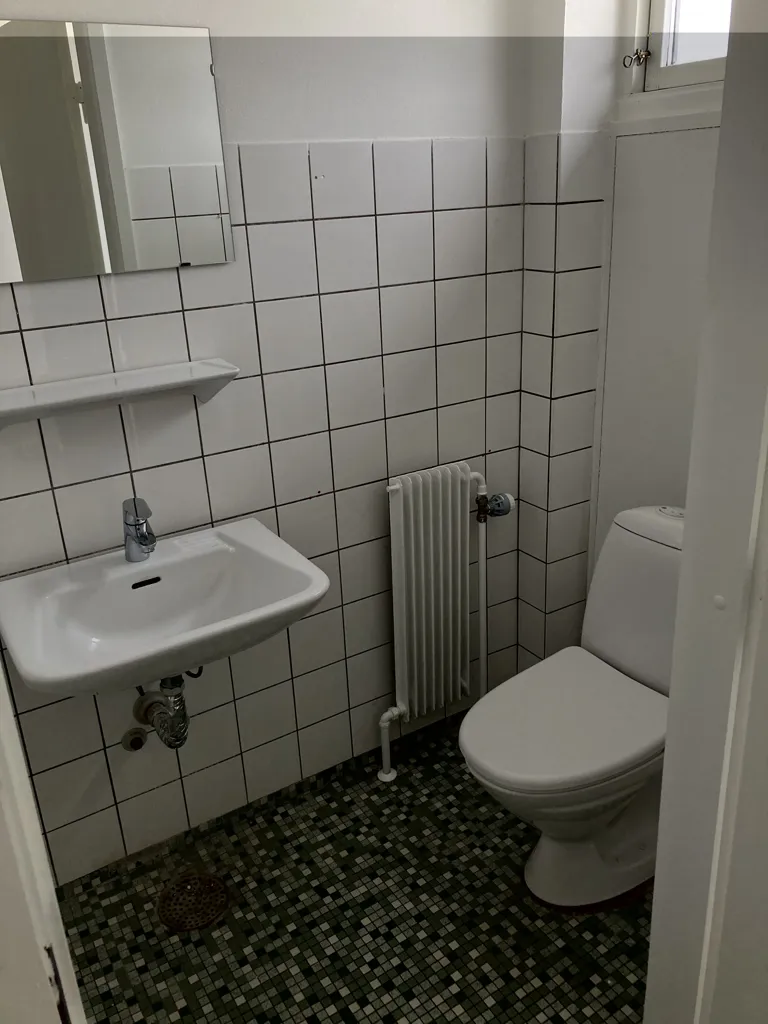 Bathrooms - Shared Room in Former College, Gedved