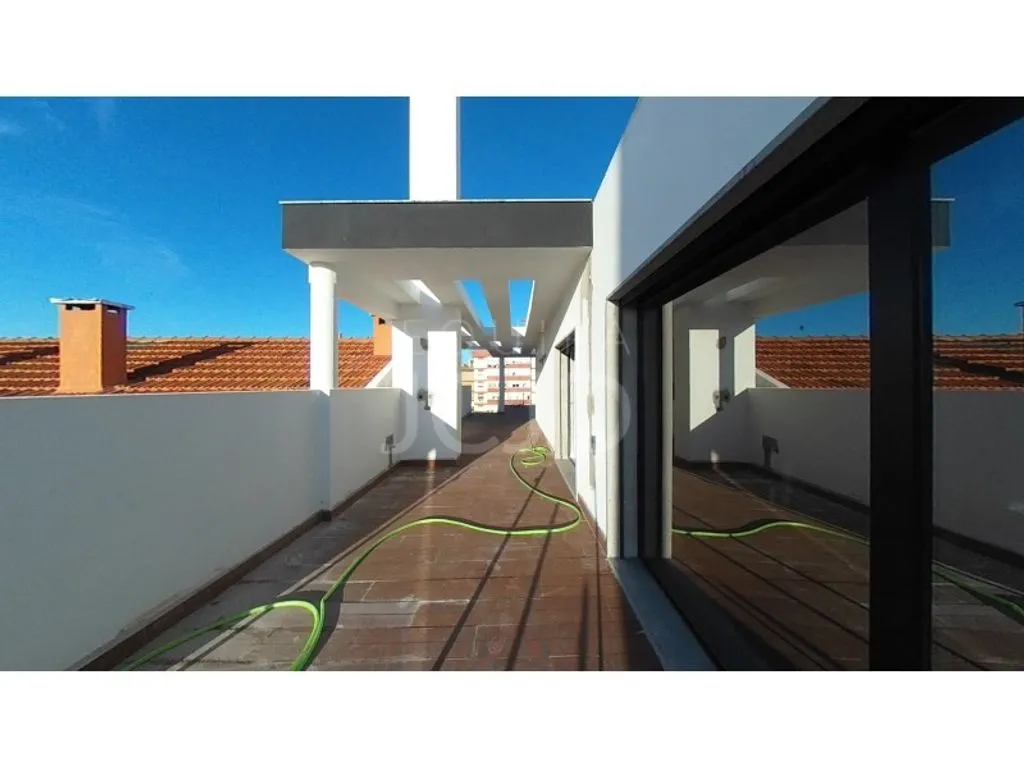 Terrass - Modern Apartment with River View in Barreiro