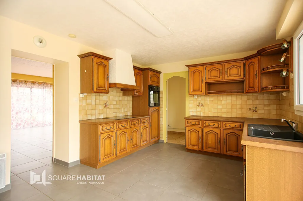 Cuisine - Maison de 7 Pièces avec Garage à Bellevigny