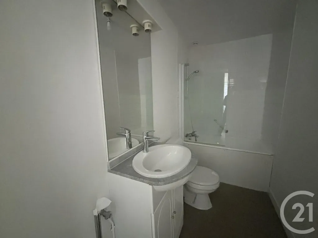 Bagni - 2-Bedroom Flat with Balcony in Chartres
