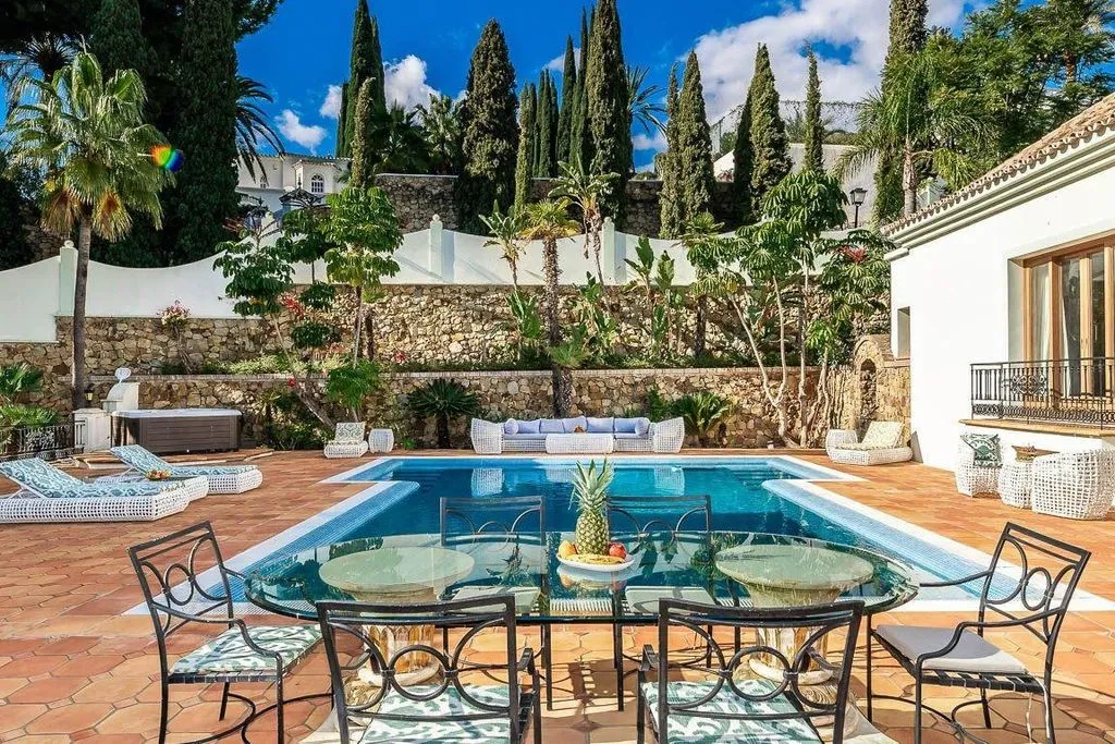 Piscine - Luxury Villa with Pool in Estepona