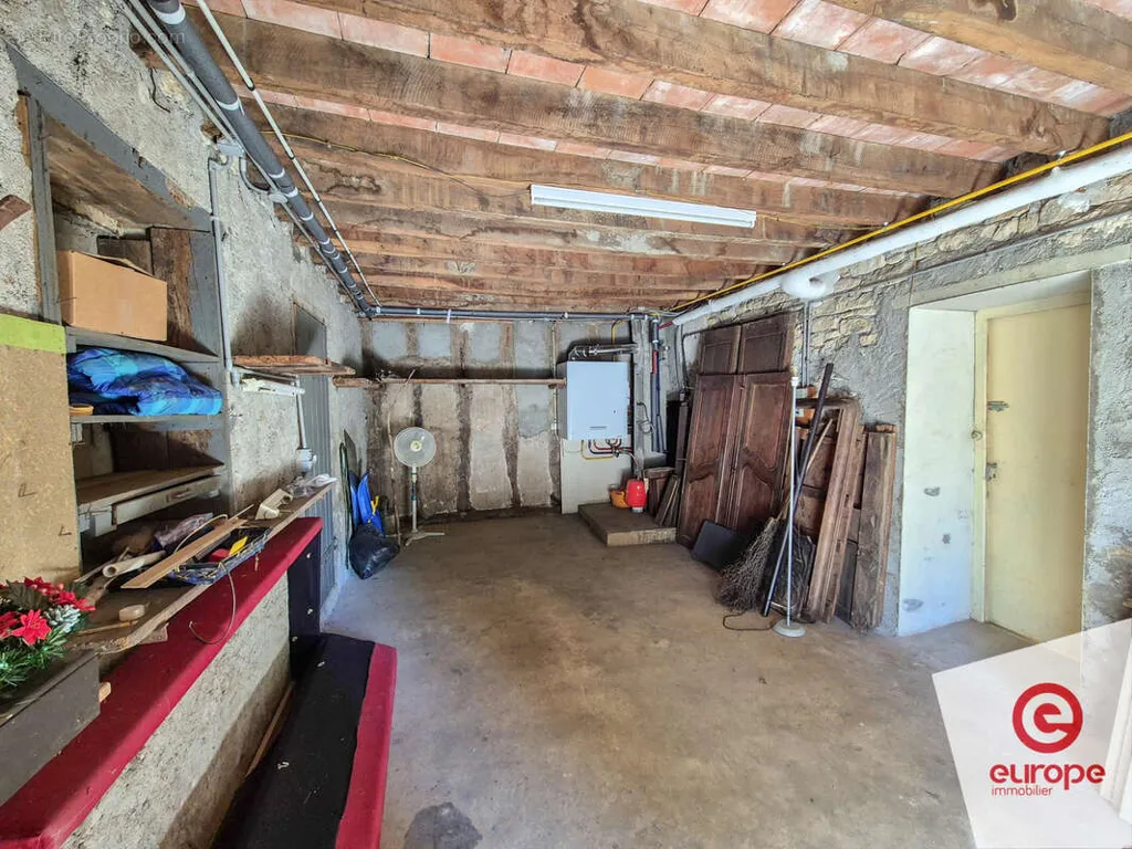 Garage - Two-Unit House with Garden in Dornecy