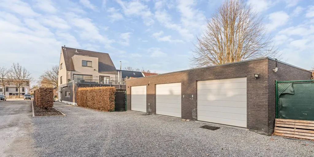 Extérieur - Duplex avec Terrasse et Jardin à Genk