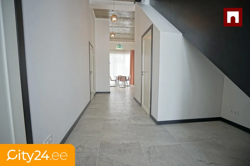 Entrée - Modern Apartment with Terrace in Mārupe
