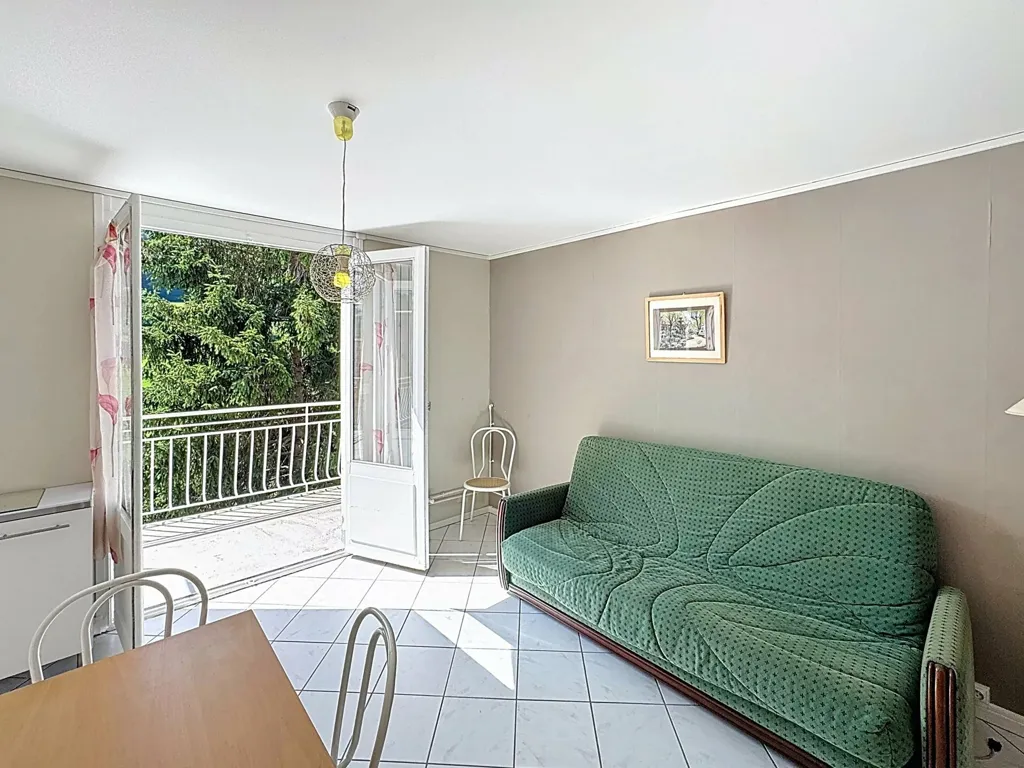Elutuba - Renovated Apartment with Balcony in Chabottes