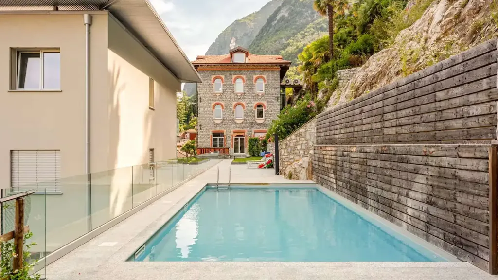 Piscine - Mansard Apartment with Lake View in Menaggio