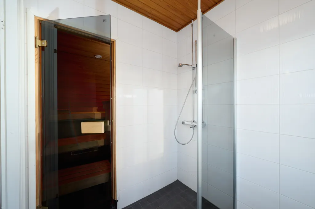 Bagni - Bright End Apartment with Sauna in Karhula, Kotka