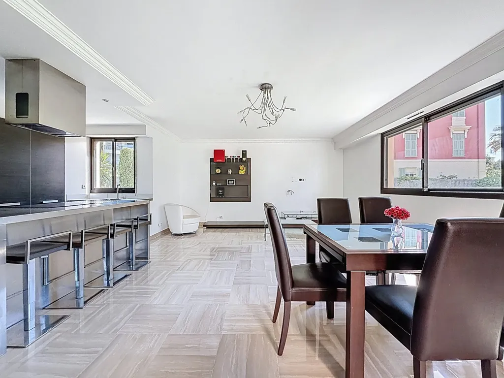 Salle à manger - Appartement 4 Pièces avec Terrasse au Cœur de Cimiez