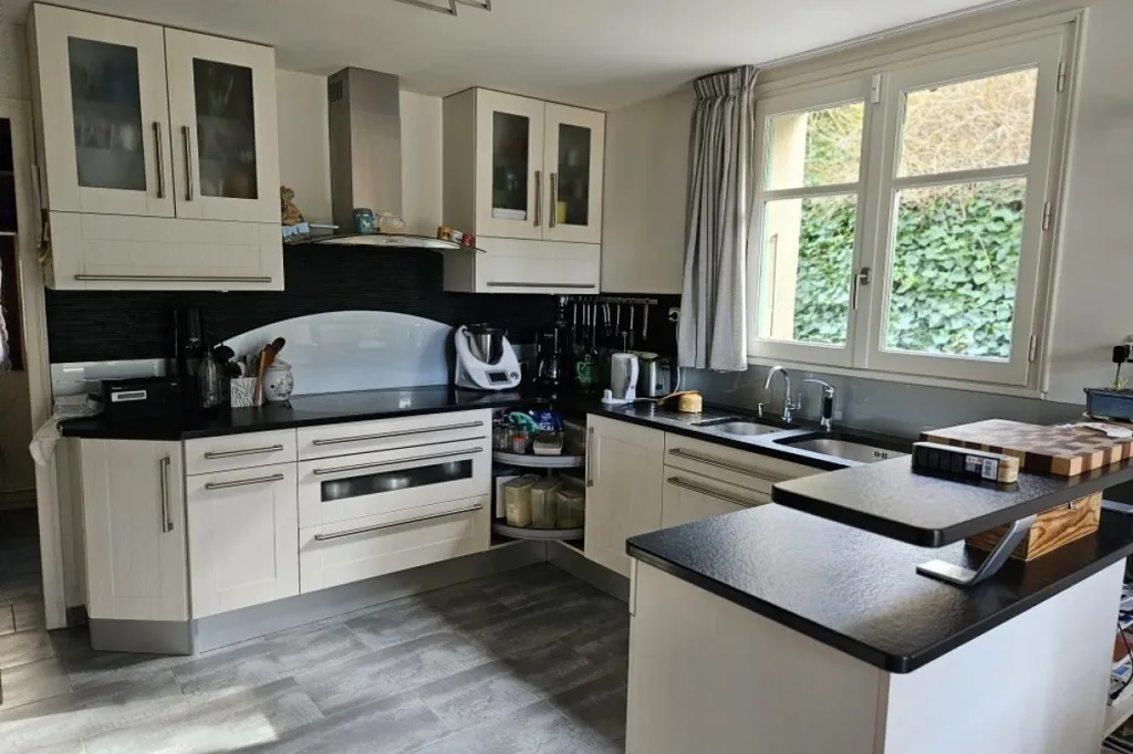 Cucina - Provencal Villa with Pool in Valence