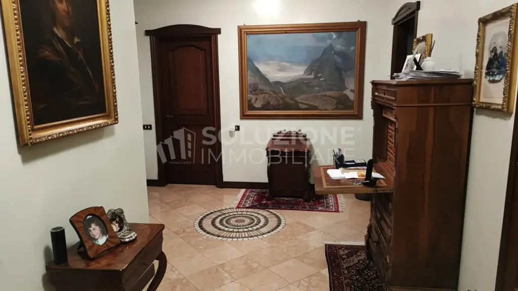 Esik - Prestigious Villa with Pool in Alzano Lombardo