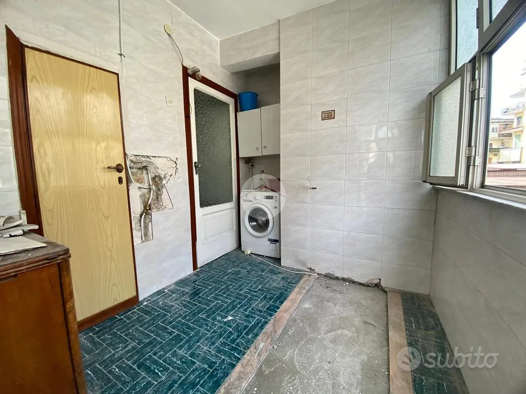 Salles de bain - 3-Room Apartment with Balcony in Naples