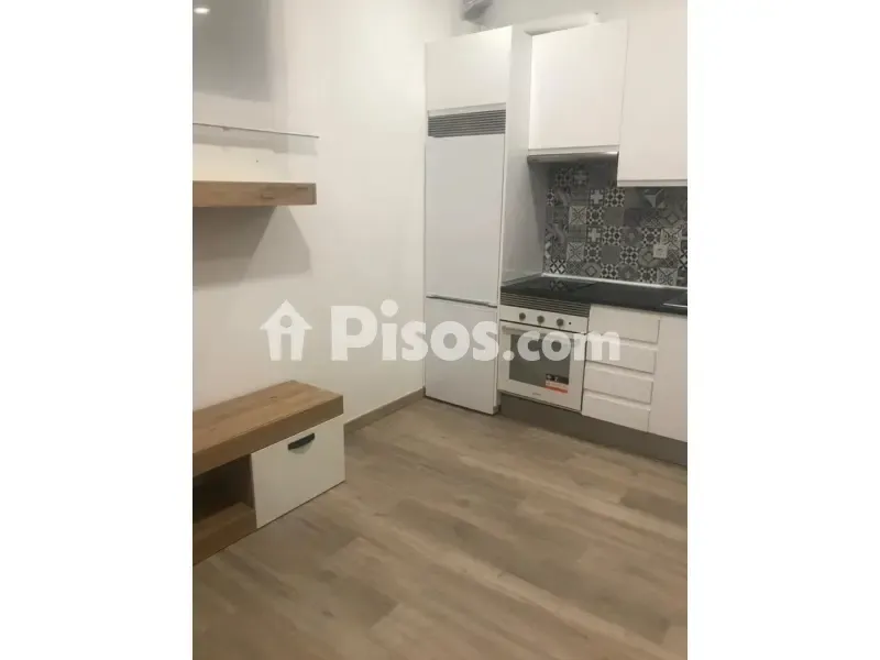 Cuisine - 1-Bed Flat in Central Madrid