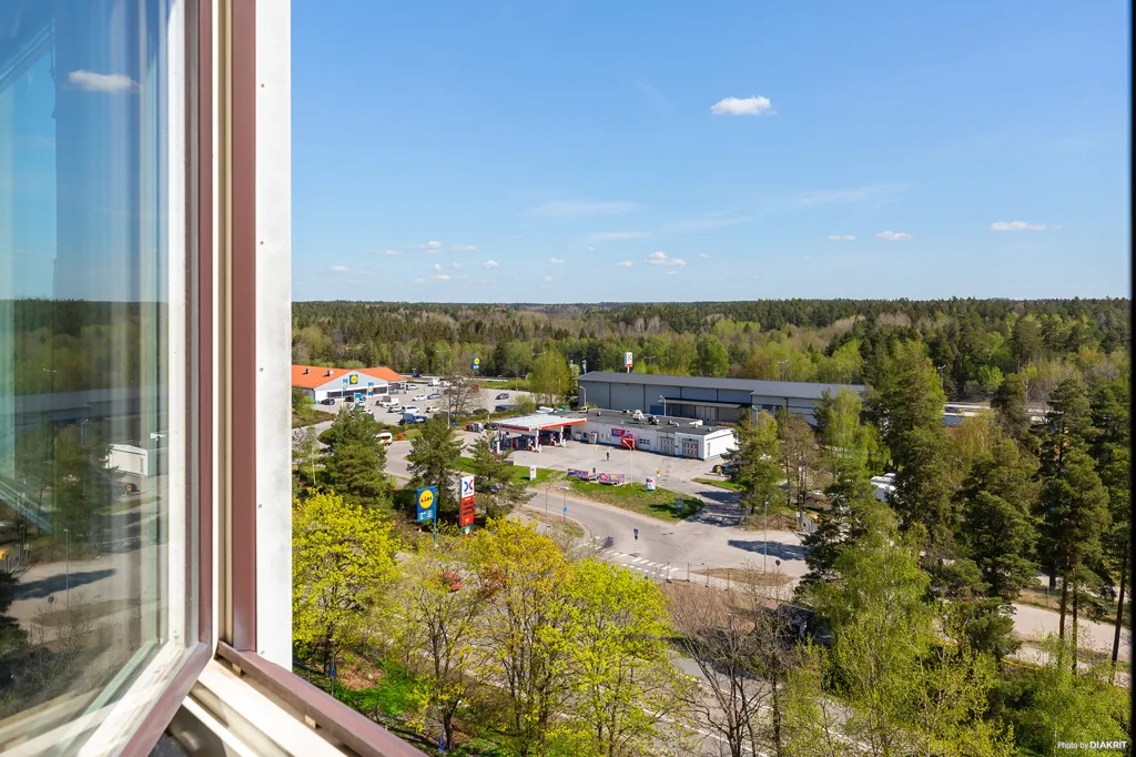 Rõdu - Modern Flat with Panoramic View in Järfälla