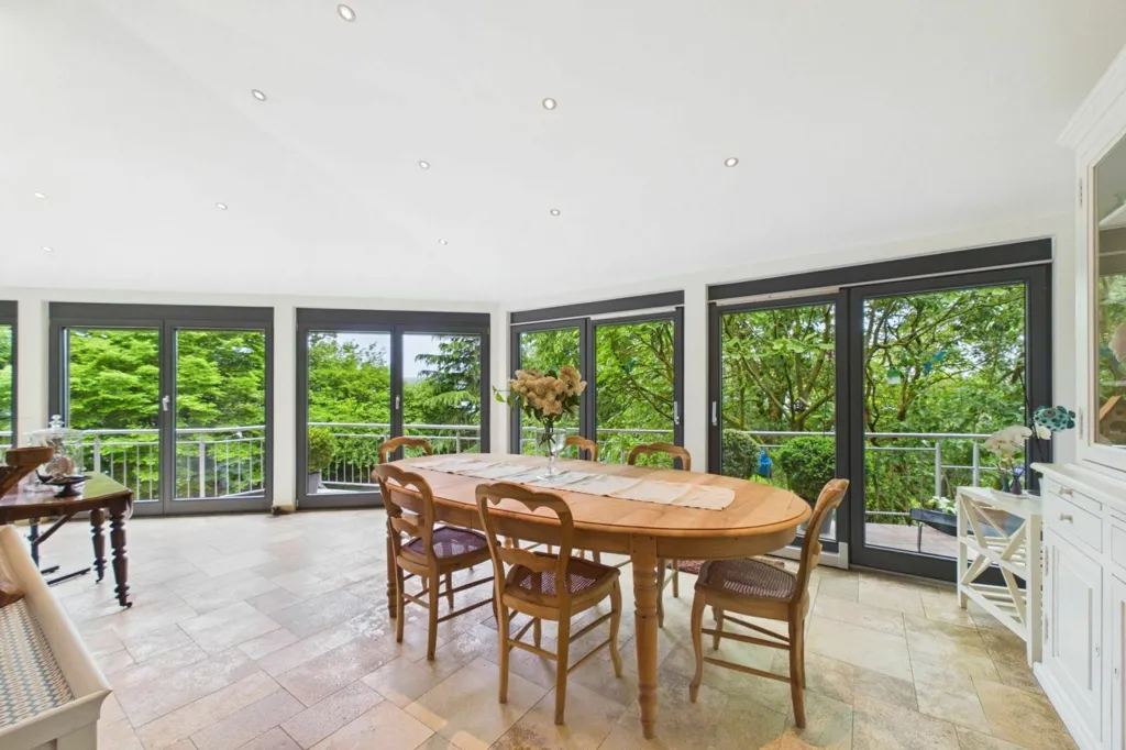 Dining Room - Detached House with Private Duplex in Mersch