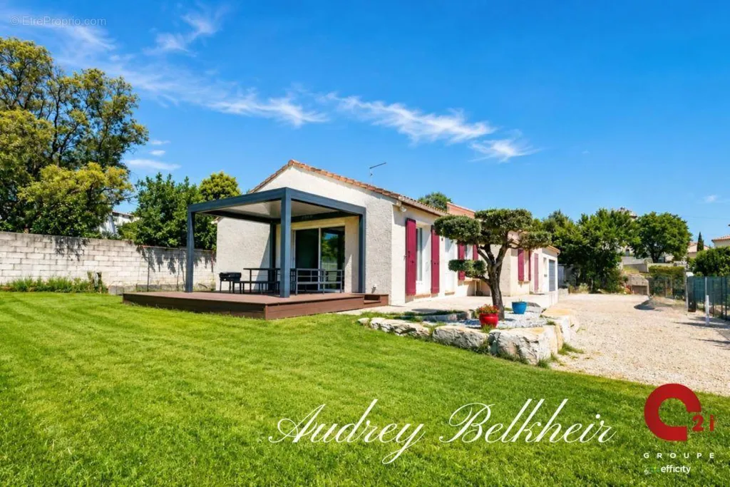 Giardino - Detached House with Constructible Land in Sauzet