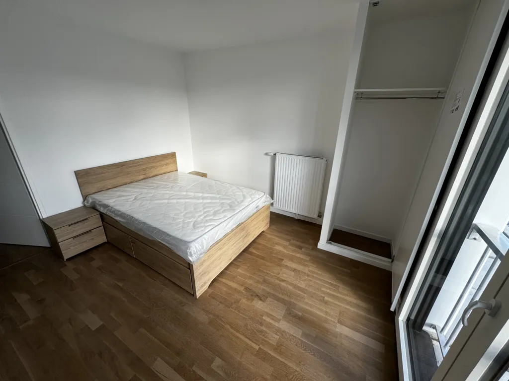 Chambres - Appartement Meublé avec Parking à Asnières