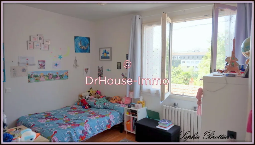 Bedrooms - Charming Three-Bedroom House in Poitiers