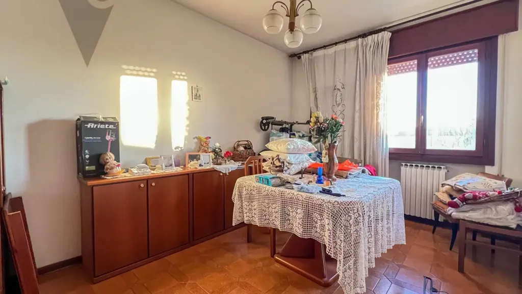 Studio - Independent House with Workshop in Cona