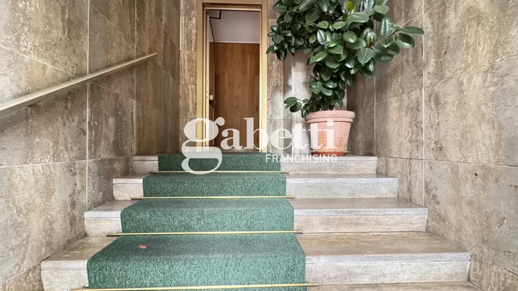 Toad - Central Triplex with Balcony in Turin