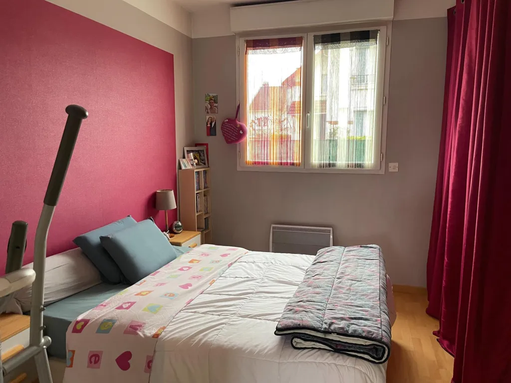 Chambres - Appartement Rez-de-Chaussée avec Terrasse et Jardin à Massy
