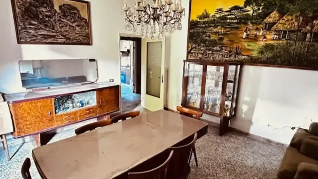 Söögituba - Ground Floor Apartment with Double Garage in Modena