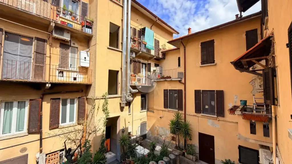 Aed - Bright 2-Bedroom Flat with Balcony in Milan