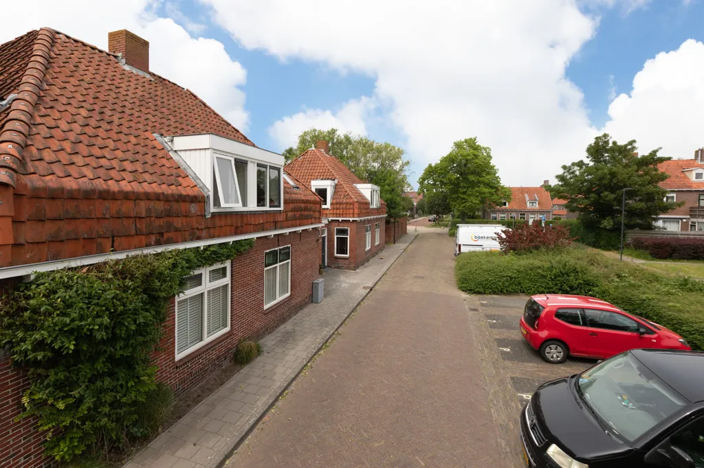 Esterno - Modernised 1930s Semi-detached House in Bolsward