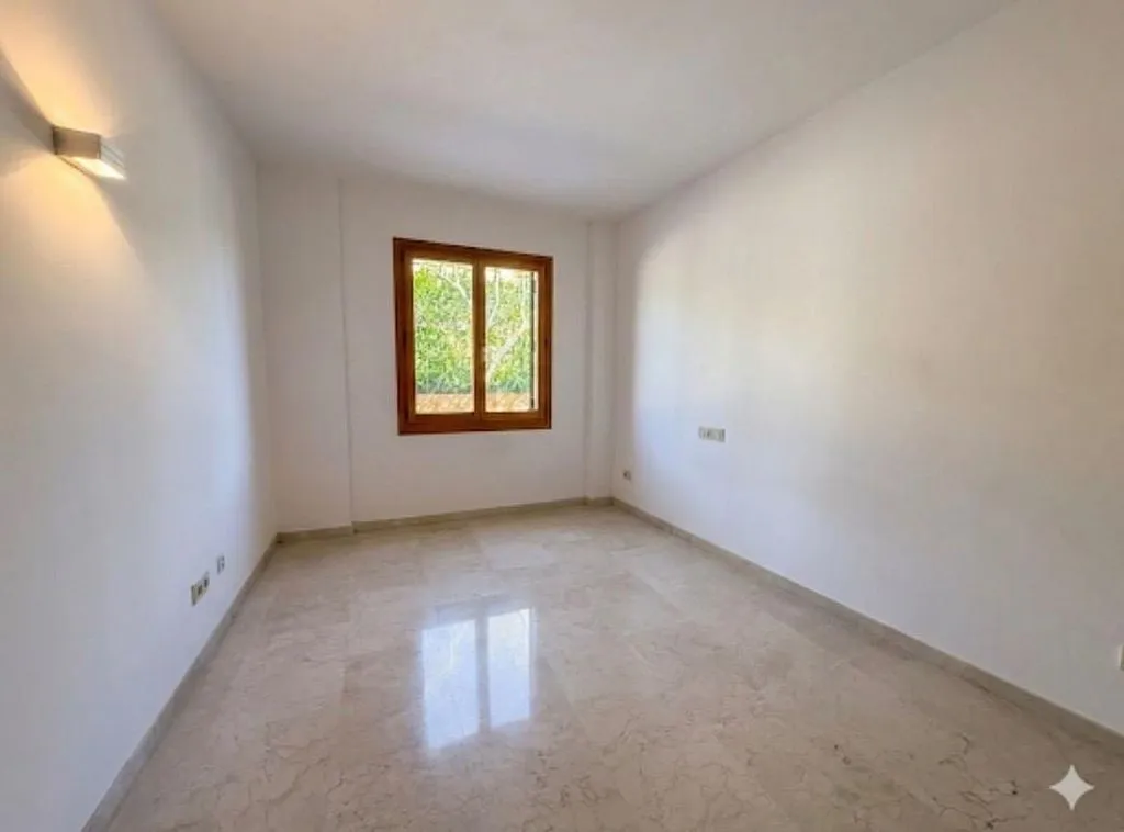 Toad - 1-Bedroom Apartment with Pool in Son Rapinya