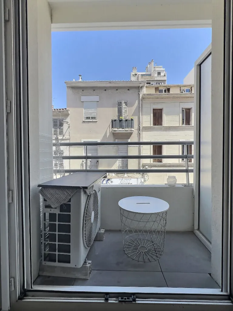 Rõdu - Studio with Balcony in Marseille Centre