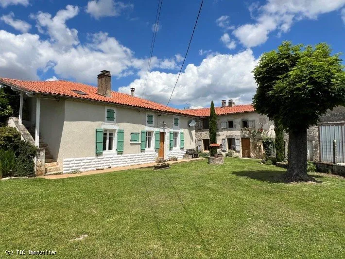 Välivaade - Spacious House with Large Garden in Cellefrouin