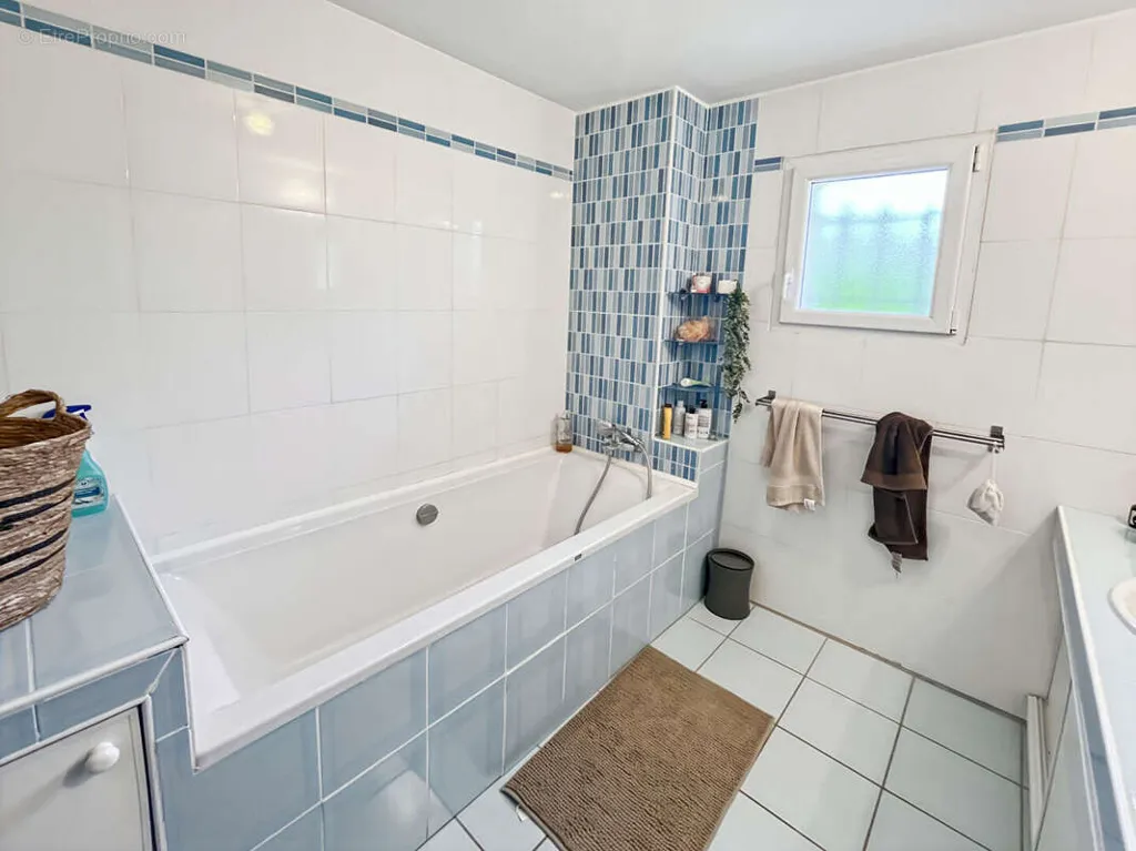 Vannitoad - House with Pool and Garden in Noves