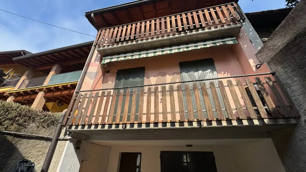 Exterior - Independent House with Private Courtyard in Gavardo