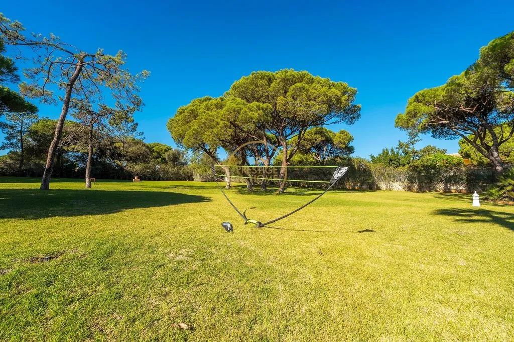 Aed - Luxury Villa with Pool in Quarteira